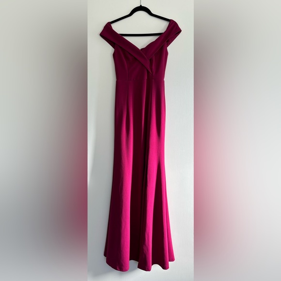 Lulus off shoulder floor length gown like new - Picture 1 of 7